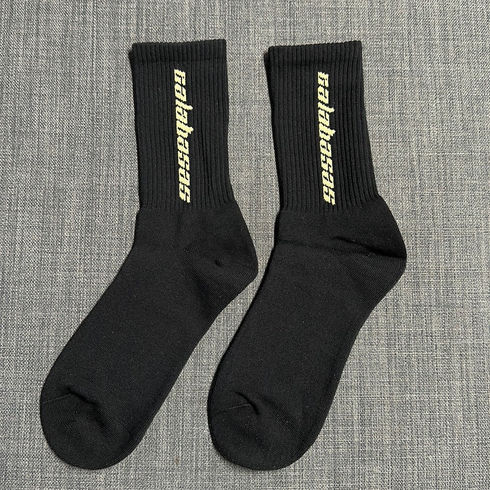 [New Old Stock] YEEZY CALABASAS black + beige socks